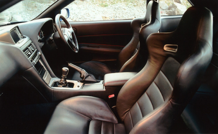 R34 Nissan Skyline GT-R Interior Picture